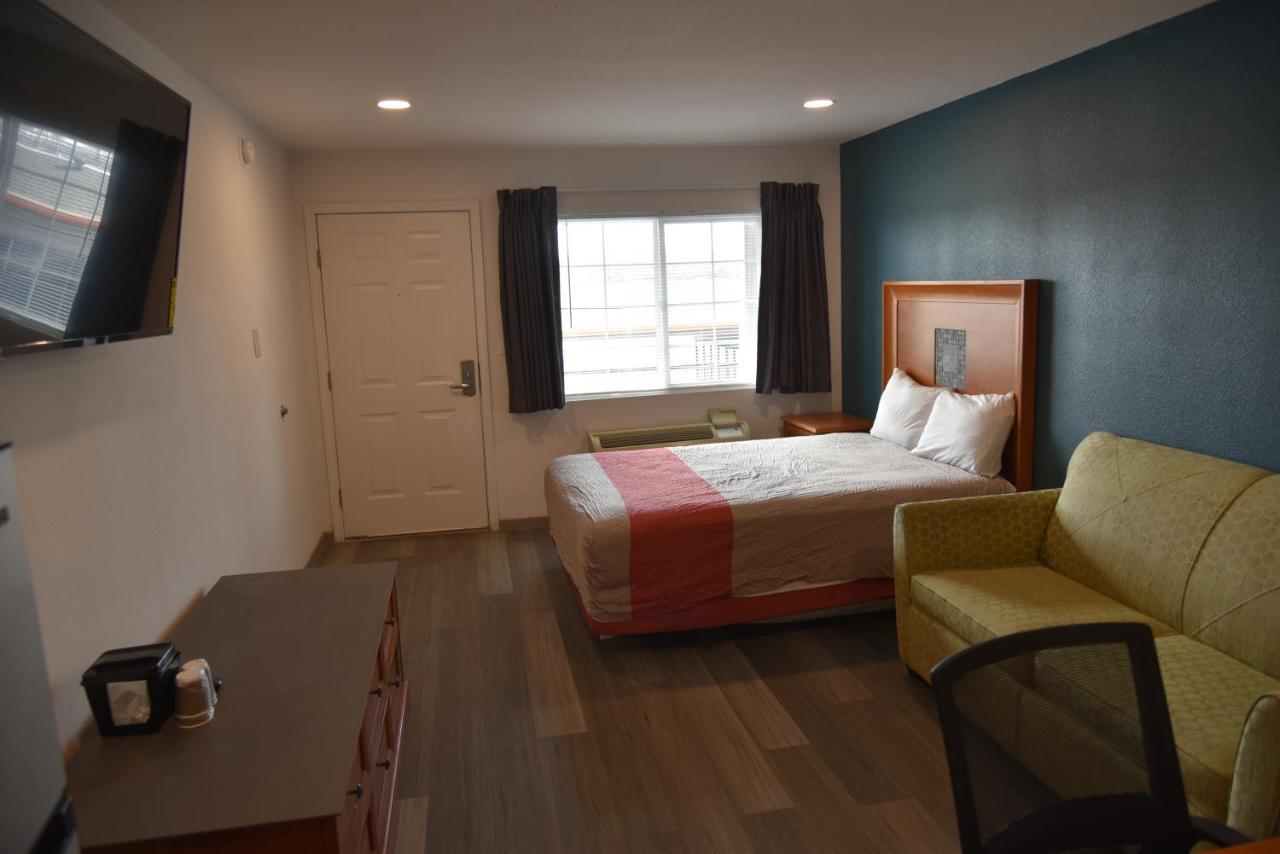 Town Place Studio Apartment Snyder Exterior foto