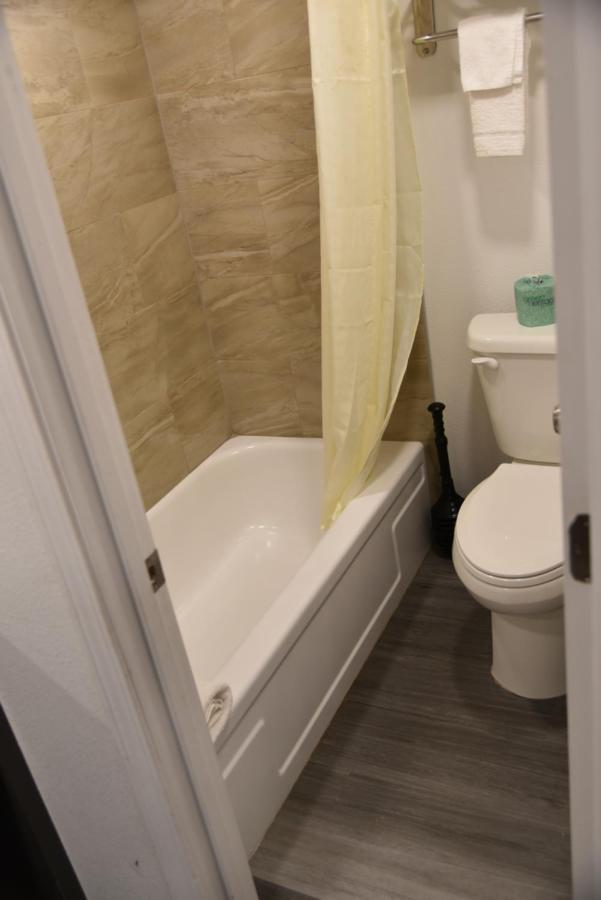 Town Place Studio Apartment Snyder Exterior foto