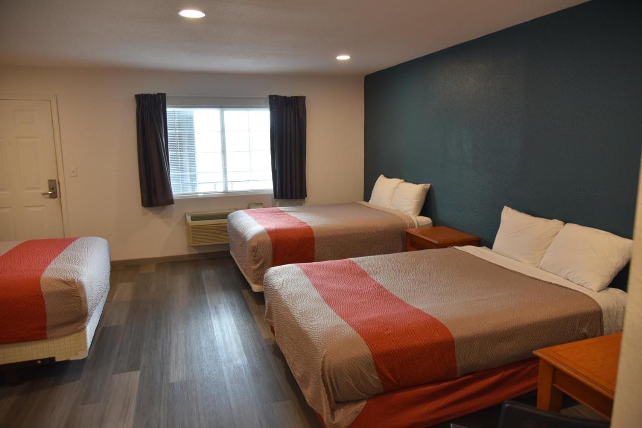 Town Place Studio Apartment Snyder Exterior foto