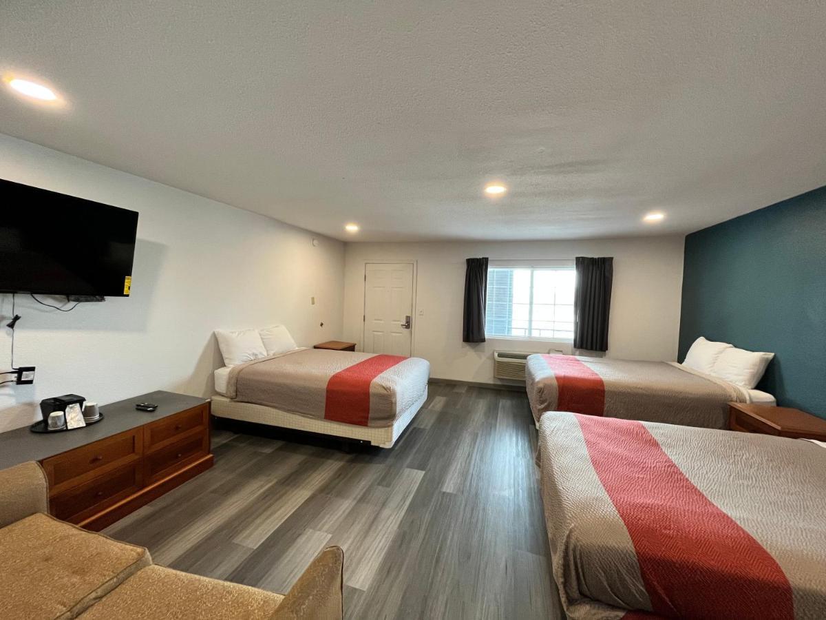 Town Place Studio Apartment Snyder Exterior foto