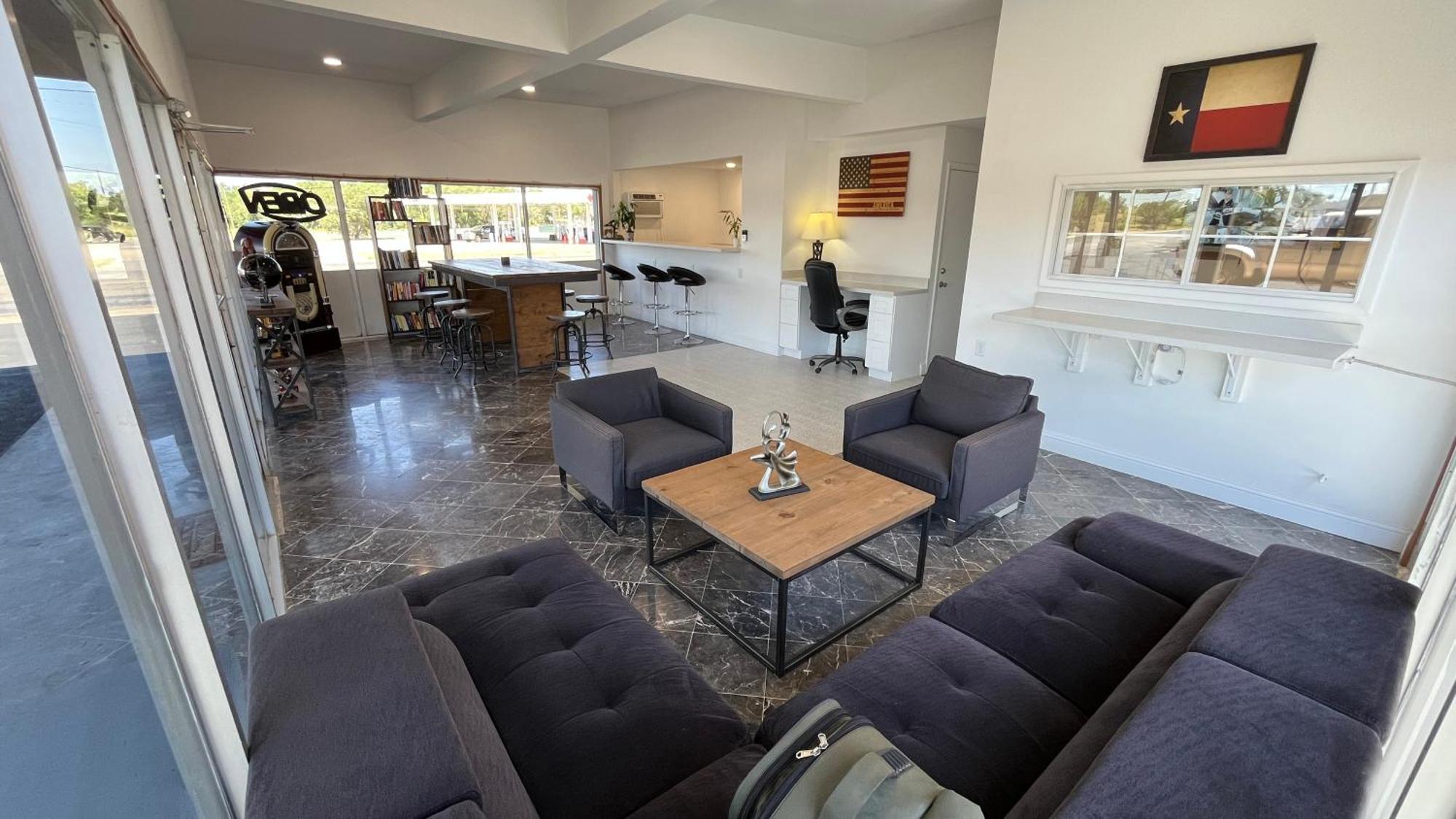 Town Place Studio Apartment Snyder Exterior foto